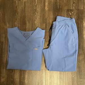 FIGS Men’s Celi Blue Scrub Set Size Medium